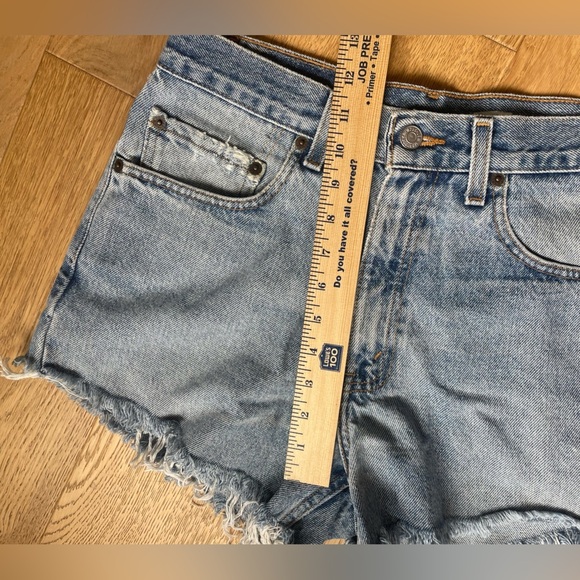 Vintage Levis 501 cut off jean shorts - Picture 4 of 7